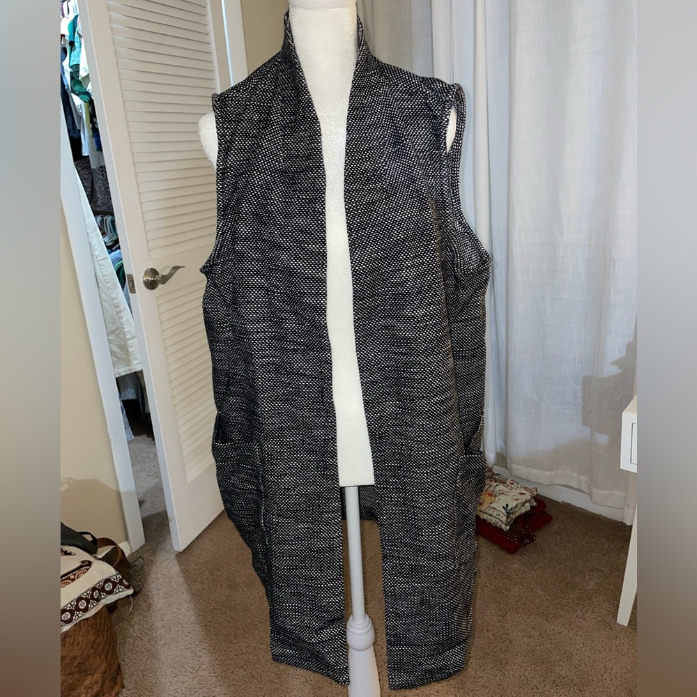 EILEEN FISHER Mid Length Vest WMN SZ XL Black White Jacket Tunic Topper Classic